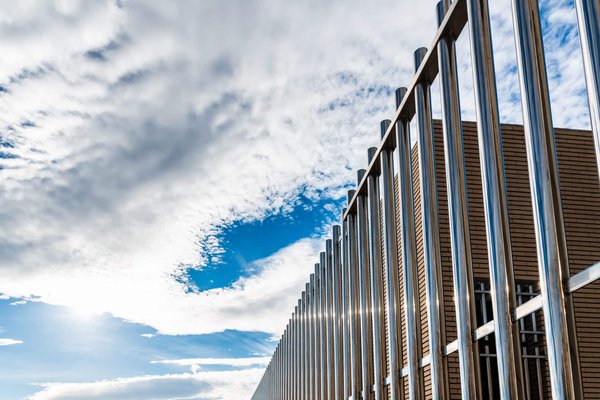 Pourquoi choisir une clôture en aluminium ?