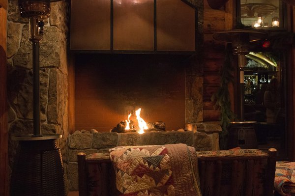 Cheminée suspendue: chauffage et design innovant