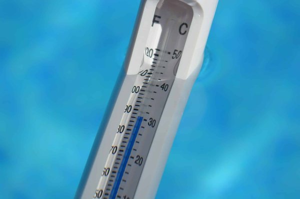 Thermomètre pour piscine : comment l'utiliser efficacement ?